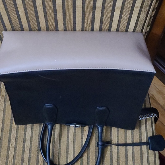 Purse - Picture 4 of 4